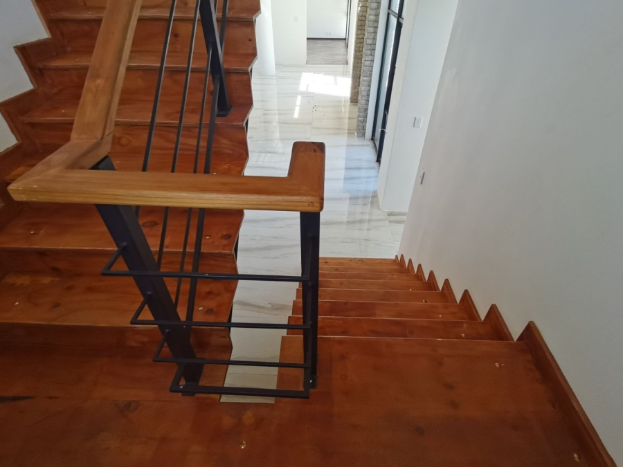 5 Bedroom Property for Sale in Royalston Residential Estate and Wildlife Reserve Eastern Cape